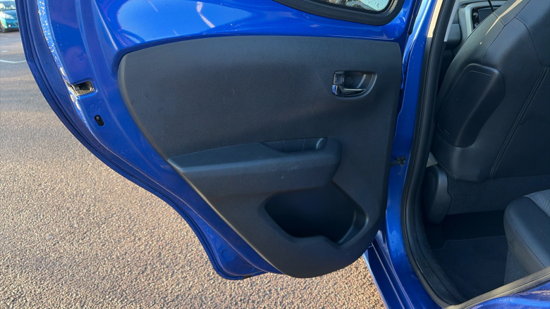 Toyota Aygo 1.0 VVT-i X-Clusiv 5dr x-shift Petrol Hatchback